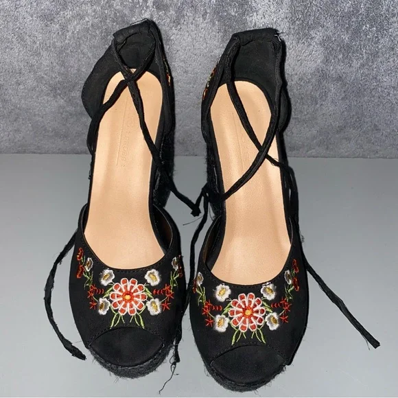 ASOS Shoes TAMIKO Size 4 Embroidered Black 4” High Wedges - Picture 5 of 15